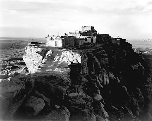 Village Hopi de Walpi, nord-est de l'Arizona, 1941.