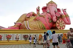 Wat Saman Rattanaram et son éléphant rose représentant Ganesh.