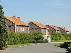 L'alignement des habitations des contremaîtres.