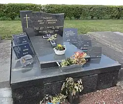 Tombe d'Émile Joly au cimetière de Wavrechain-sous-Denain.