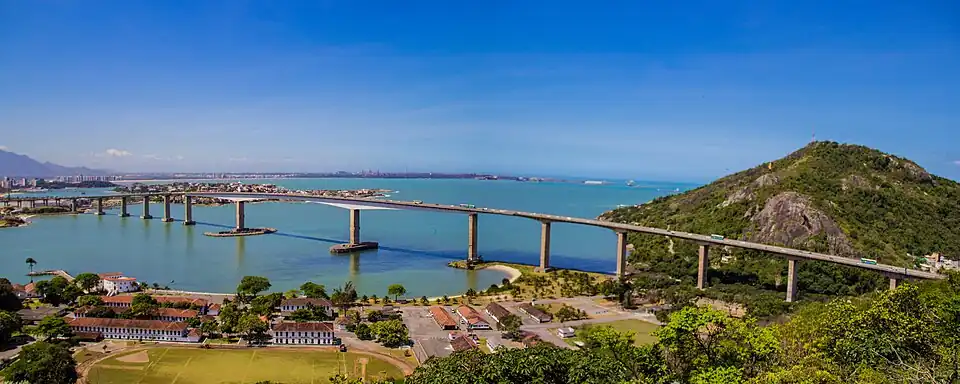 Le pont Terceira, reliant Vitória et Vila Velha.