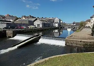 Barrage et échelle à poissons à Haverfordwest.