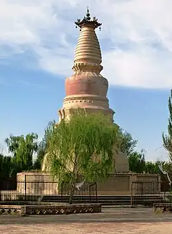 Stūpa de la Pagode du cheval blanc, en l'honneur de Kumarajiva.