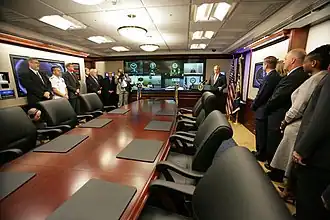 Inauguration de la nouvelle Situation Room, en mai 2007, par George W. Bush.
