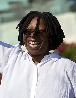 Whoopi Goldberg interprète Mère Abagail Freemantle