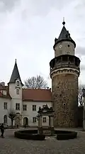 La cour intérieure et le donjon