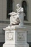 Statue de Humboldt devant l'université Humboldt à Berlin (1882)
