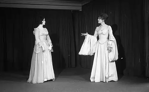 Avec Alenka Vipotnik&nbsp;(sl) dans une pièce de Shakespeare à la fin des années 1960