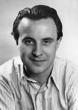 Description de l'image Wolfgang Borchert - Letztes Foto als Zivilist im Sommer 1941.jpg.