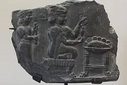 Bas-relief de la « fileuse », VIIIe&nbsp;– VIIe&nbsp;siècle av. J.-C.