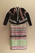Ensemble féminin de l'ethnie Dai. Xishuangbanna, Yunnan. Broderie chinoise