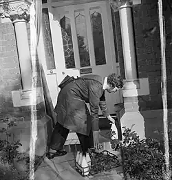 Femmes livrant le lait en Grande-Bretagne en temps de guerre, 1942