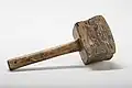 Vieux maillet, autrefois employé par les charpentiers ou sculpteurs sur bois en Allemagne hercynienne.