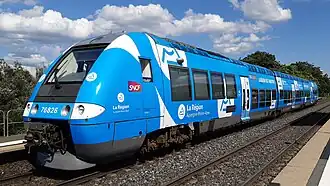 Un X 76500 sur un TER Clermont-Ferrand – Issoire, en juillet 2023.