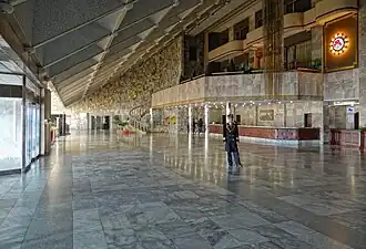 Le hall d'entrée de l'hôtel