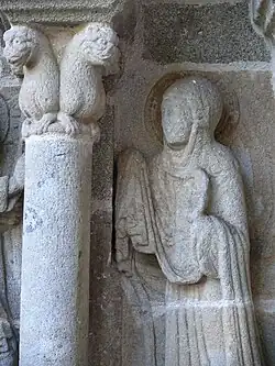Porche de l'église Saint-Georges : la Vierge de l'Annonciation.