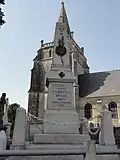 Monument aux morts au cimetière.