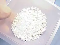 Image illustrative de l’article Chlorure d'ytterbium(III)