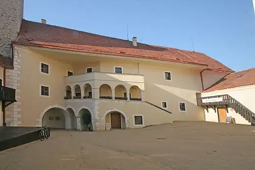 La cour intérieure du château.