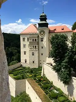 Le château de Pieskowa Skała sur le sentier des nids d'aigles.
