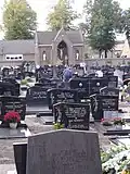 Le cimetière avec sa chapelle