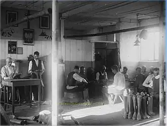 Un atelier de cordonnerie