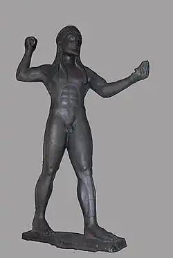 Zeus. Bronze. H. 71,8&nbsp;cm. Ugento (Pouilles) 530-520. Museo archeologico nazionale (Taranto)