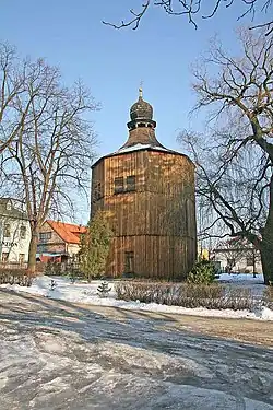Clocher octogonal en bois datant du XVIe siècle.