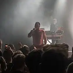 Description de l'image Zwangere guy-1590406109.jpg.