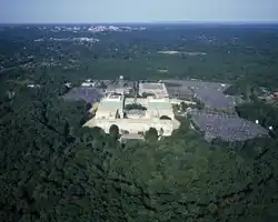 Photographie aérienne du complexe.