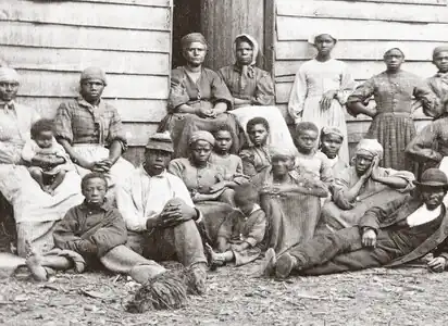 Photo d'un groupe d'esclaves noirs.