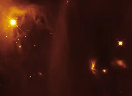 Vue d'IC 348 et de son environnement par le télescope spatial Hubble.