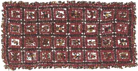 Ñañaca (ou mante calendaire) de Paracas, à motifs zoomorphes (dont le condor avec ses rémiges blanches), anthropo- et phytomorphes.